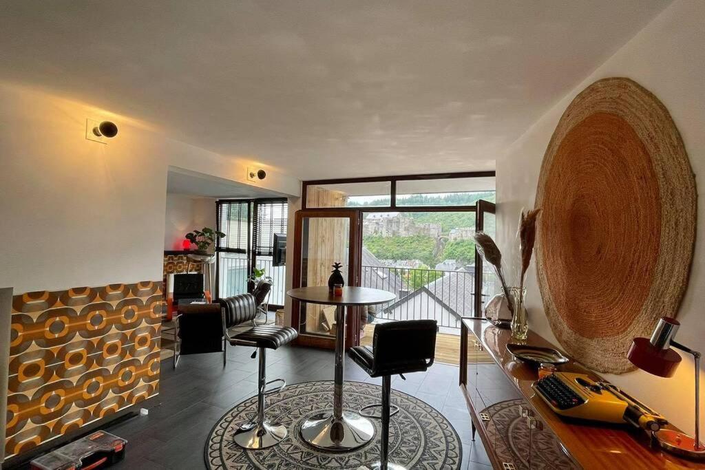 A Bouillon, Vintage Vue Sur Le Chateau Apartment *